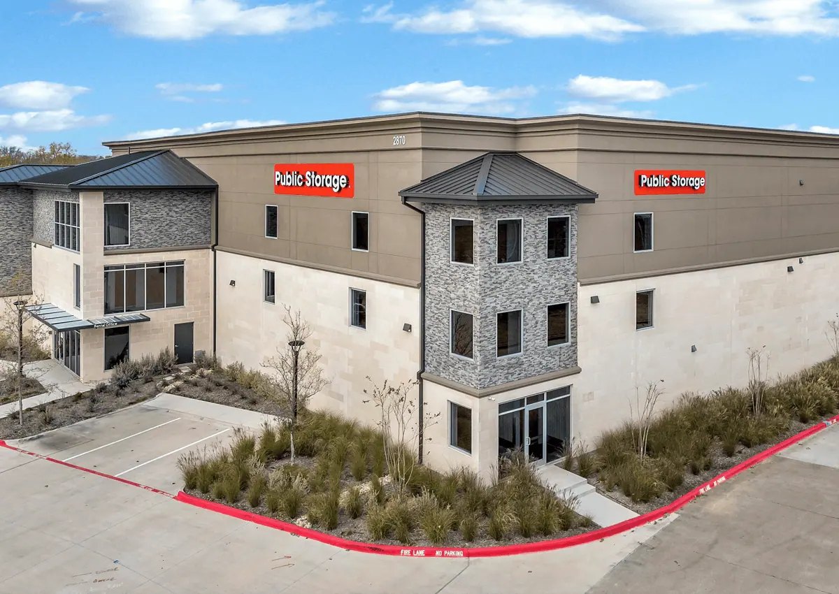 Commercial Real Estate & REIT Roofing Services / Houston, TX