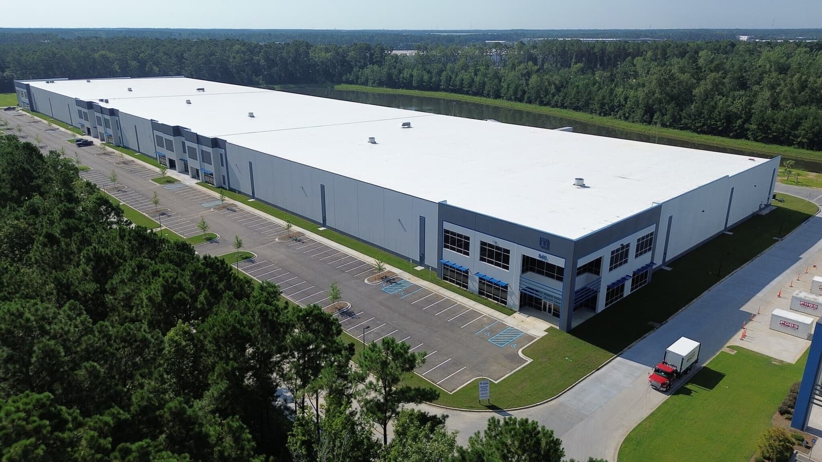 Logistics & 3PL Warehouse Roofing / Houston, TX Commercial Roofers